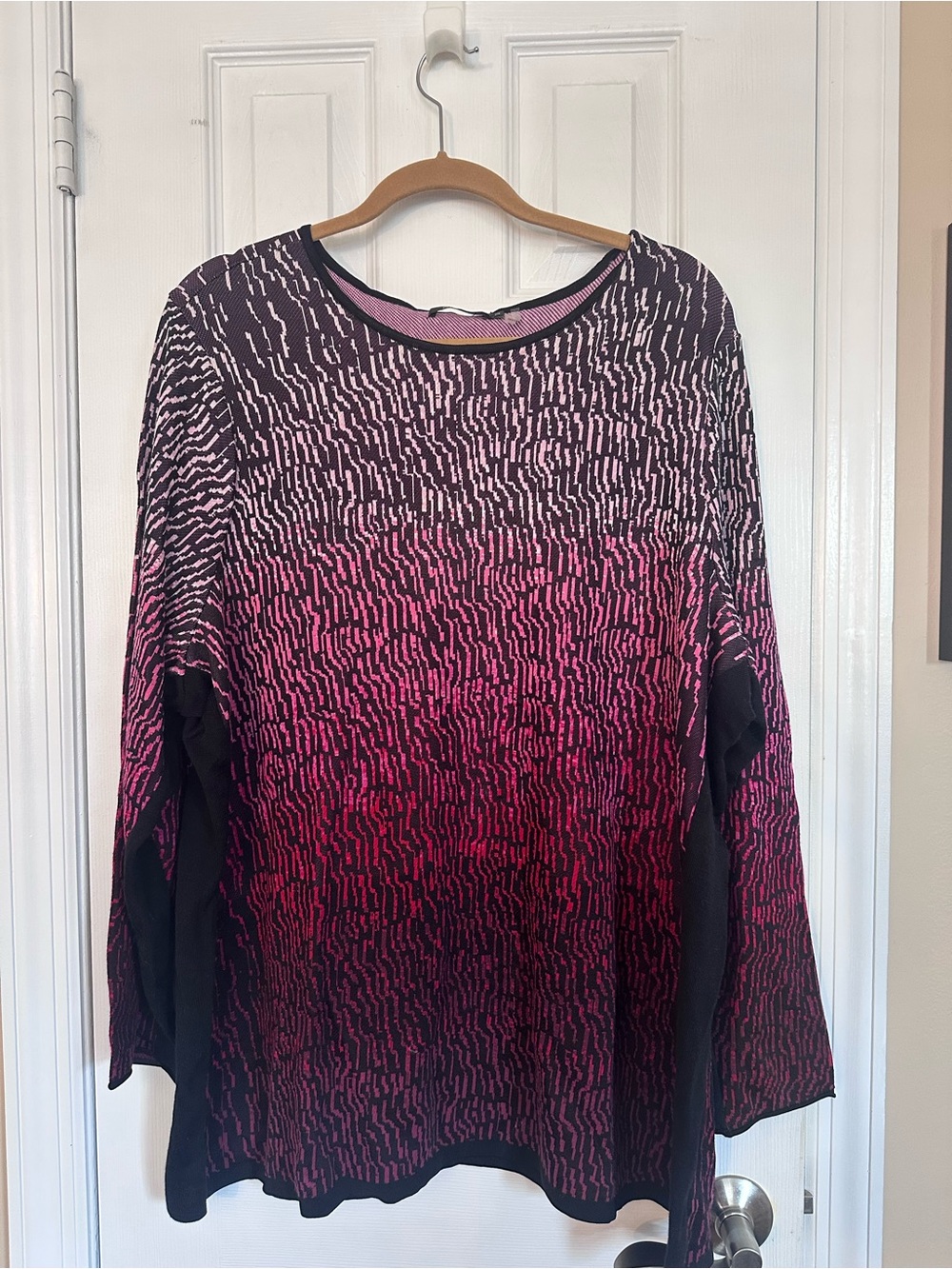 NIC+ZOE Pink and Black Ombre Textured Long Sleeve Top